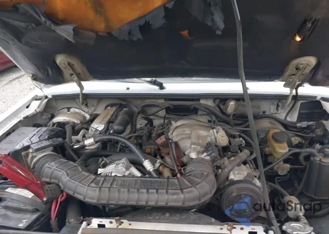 1994 Ford Explorer z USA, uszkodzony, nr VIN 1FMDU34XXRUB24342